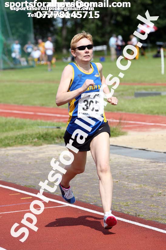 Womens 800 metres, 2019 NEMA Track and Field Champs, Monkton. Photo:  David T. Hewitson/Sports for All Pics